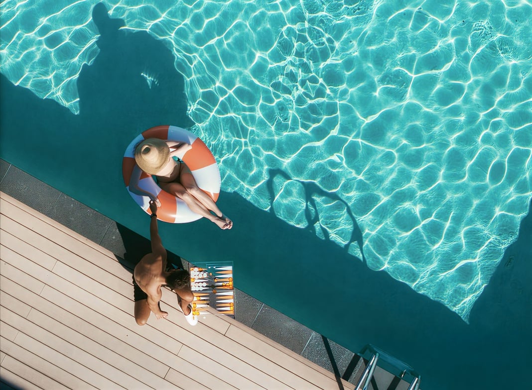 Couple enjoying the Upsuns Rooftop